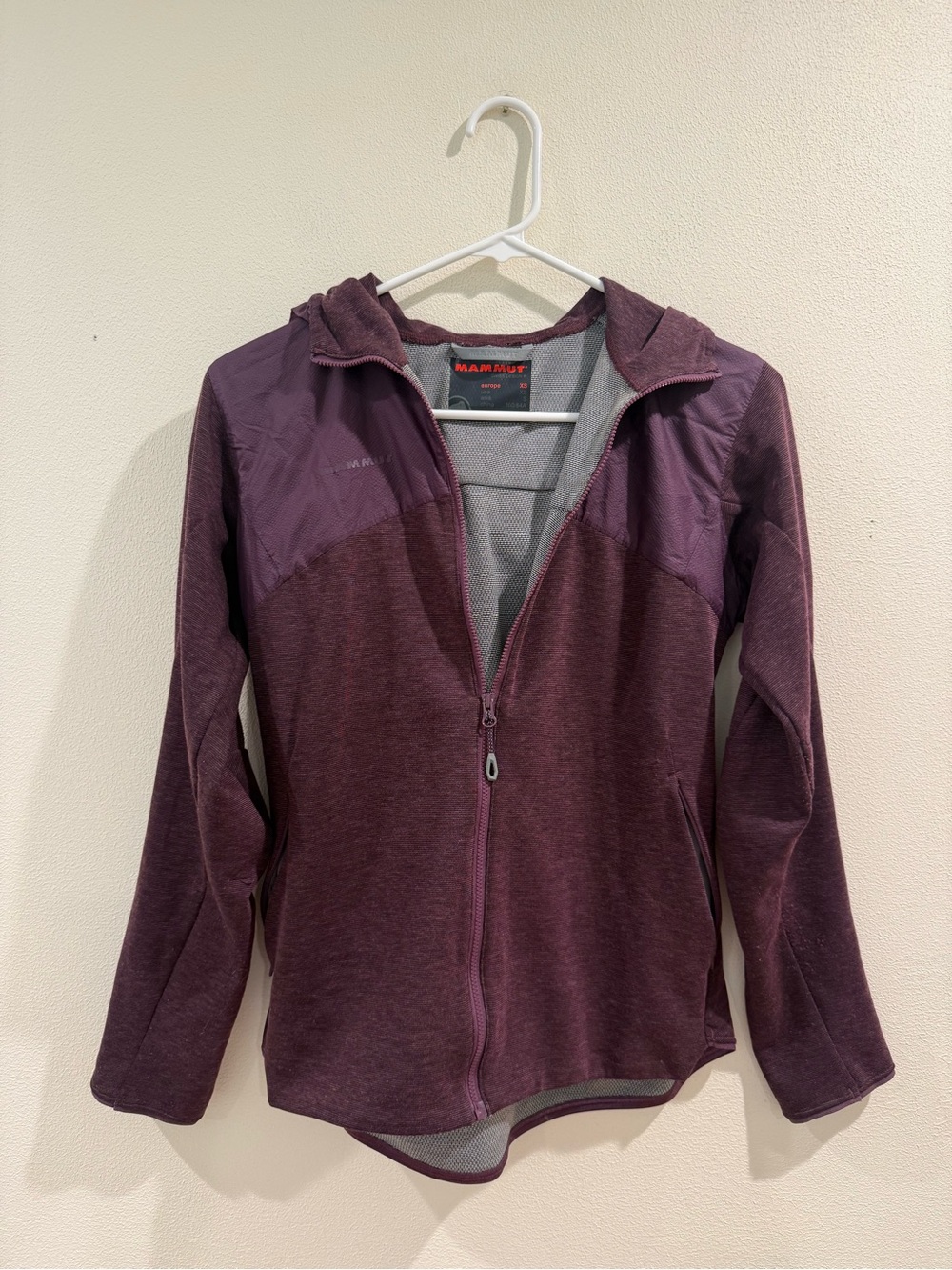 Mammut Women's Purple Hooded Full-Zip Jacket XS